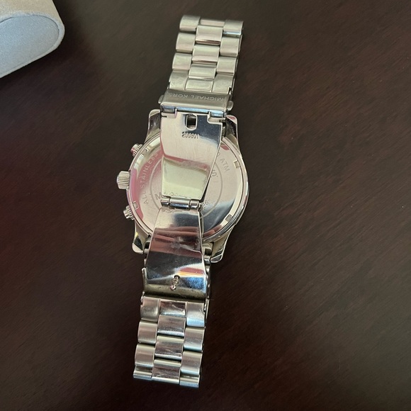 Michael Kors oversized runway chronograph - Picture 2 of 4